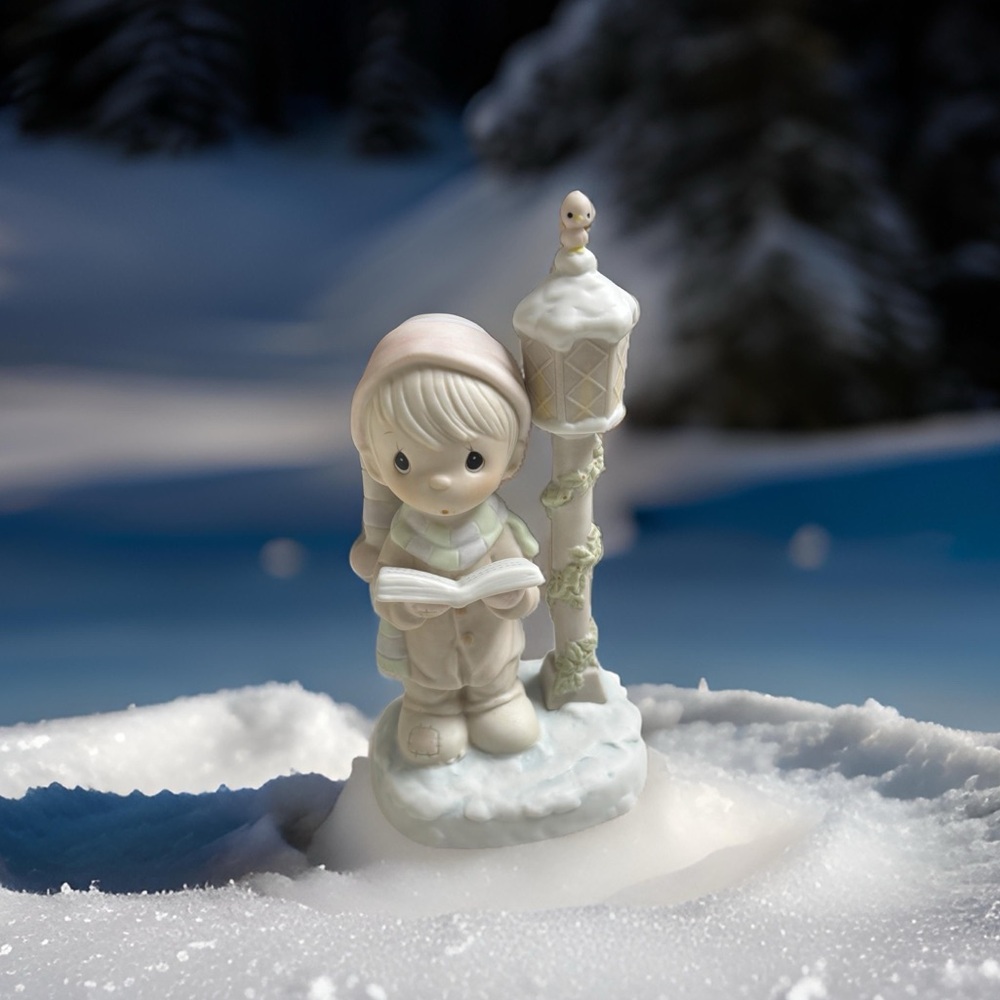 Precious Moments Vintage Christmas, O Come All Ye Faithful, with box, great cond